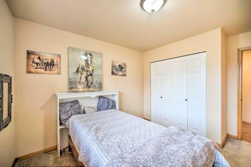 Upscale Home With Indoor Sauna On Sunset Pond!