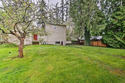 Central Indianola Home - Steps To Town And Dock!