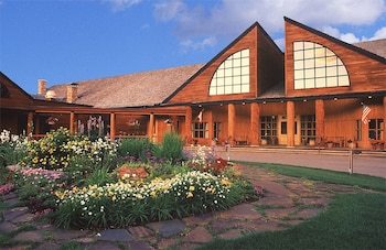 Hotel Grouse Mountain Lodge