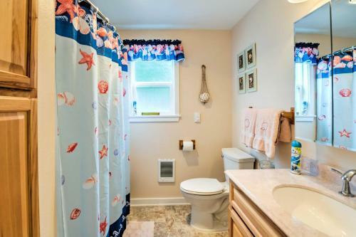Cabin With Mtn View, Public Beach Access And Kayaks!