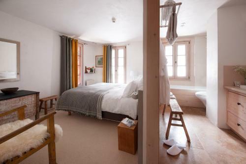 Chalet Debussy - Our Elegant Farmhouse