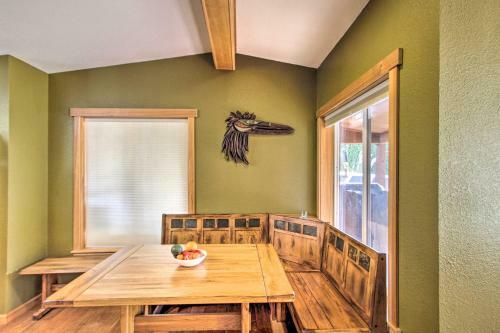 Lakefront Cabin With Stunning Mountain Views And Dock!