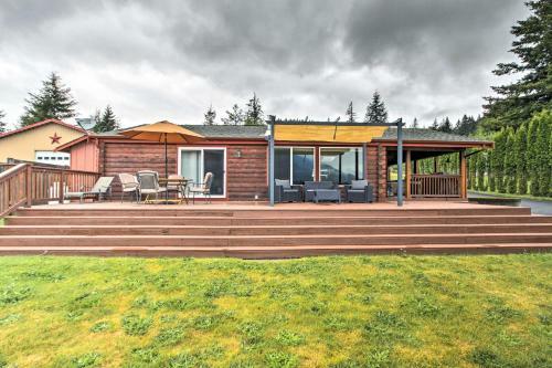 Lakefront Cabin With Stunning Mountain Views And Dock!