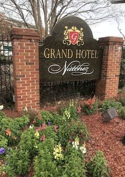 Natchez Grand Hotel