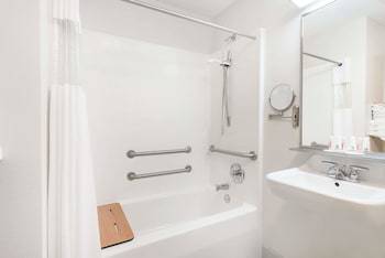 Hotel Baymont Inn And Suites Rolla