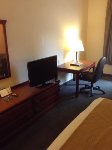 Hotel Baymont Inn & Suites