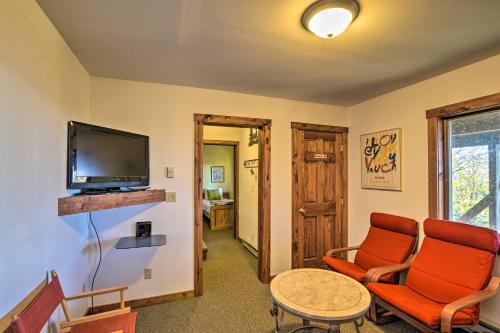 Spacious Snowshoe Cabin With Sunset Mtn Views!