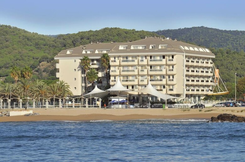 Caprici Beach Hotel & Spa