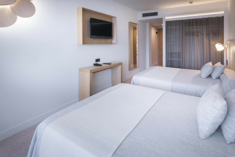 Caprici Beach Hotel & Spa