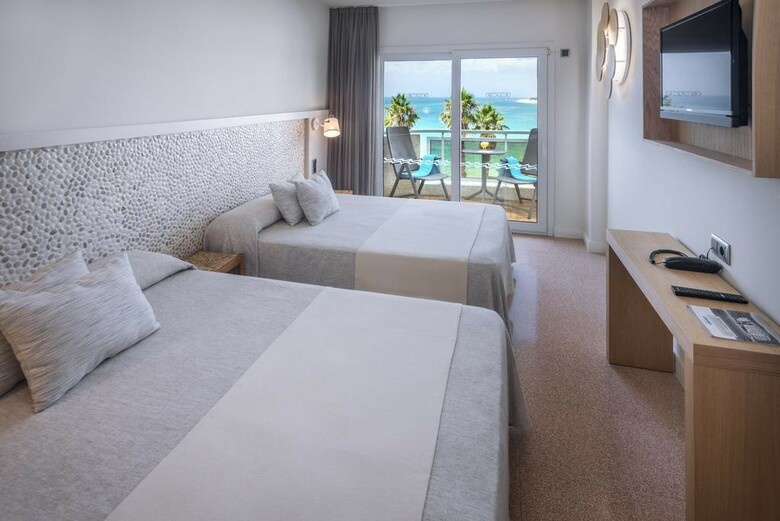 Caprici Beach Hotel & Spa