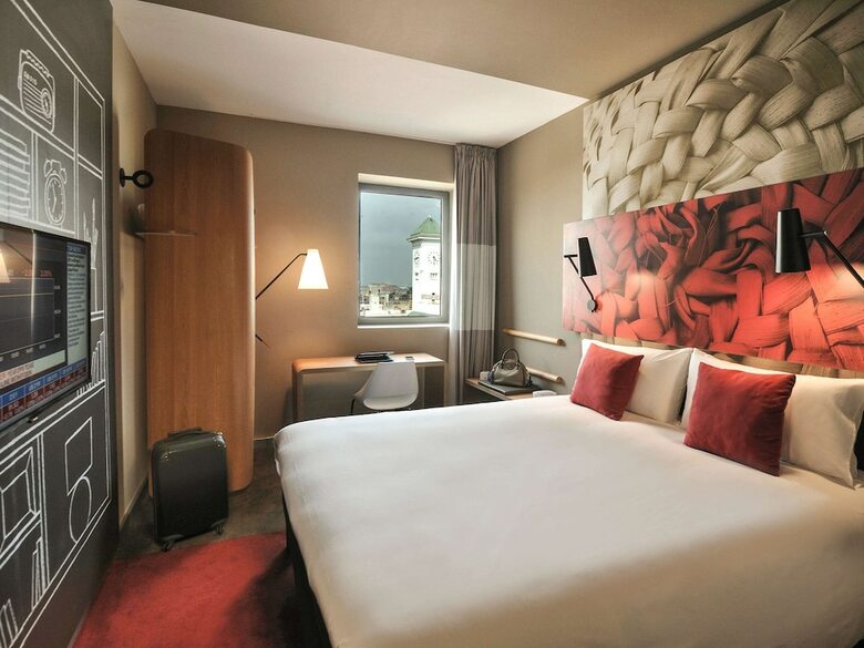 Hotel Ibis Casa Voyageurs