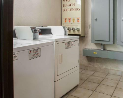 Hotel Econo Lodge Downtown North