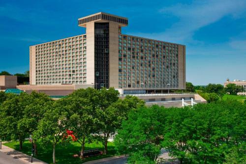 The Westin Crown Center Hotel