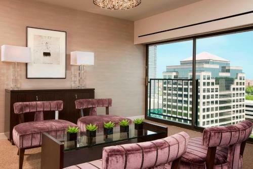The Westin Crown Center Hotel
