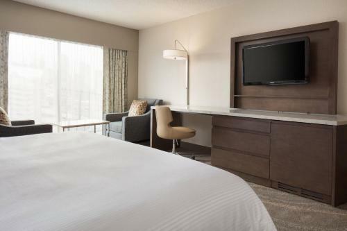 The Westin Crown Center Hotel