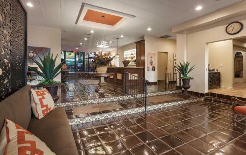 Best Western Plus Seville Plaza Hotel