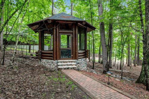 Cranberry Cove Lodge