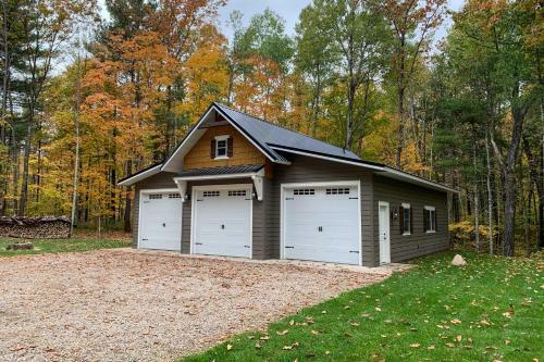 Inviting Anglers Abode With Grill And Rv Hookups