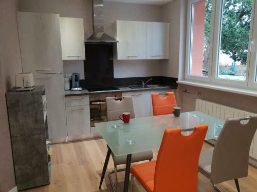 Apartamentos Meubl�s Du 25 N2 F2 Rdc