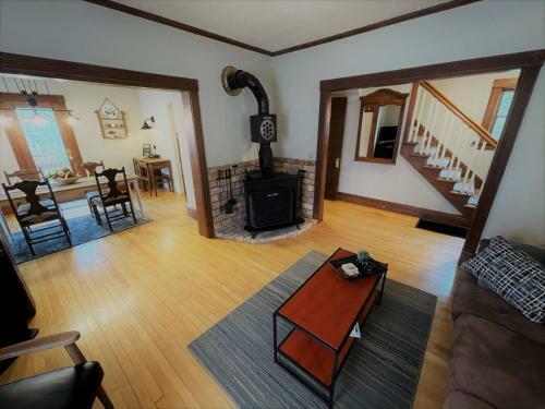 The Penokee Post - Fireplace, Sauna, Welcoming