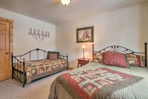 Exceptional Home With Deck About 3 Miles To Sand Valley