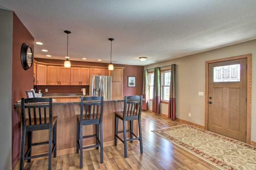 Cozy Pepin Home - 2 Blocks To Beach And Marina!