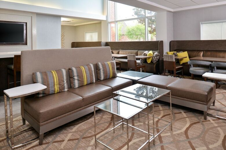 Holiday Inn Express Hotel & Suites Lafayette