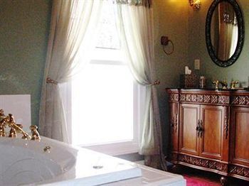 The Hill House Bed & Breakfast