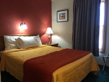 Motel East Street Inn & Suites
