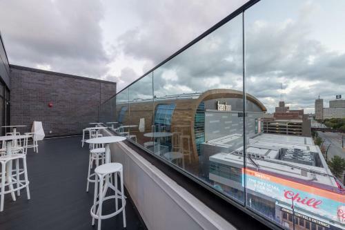 Apartamento Flexhome Skywalk To Fiserv U2 Rooftopgymparking