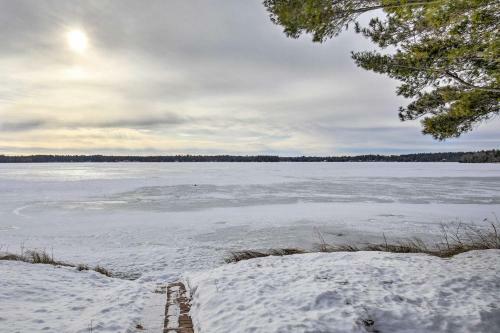 Charming Lost Lake Cabin Fish, Boat And Hunt!