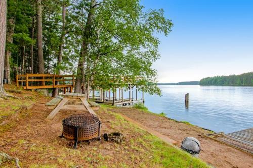 Cedar Cabin On Plum Lake