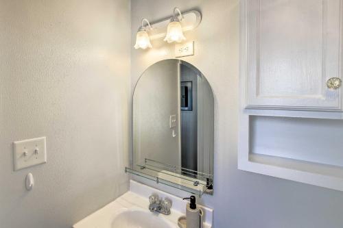 Quaint And Pet-friendly Cabin On Shawano Lake!
