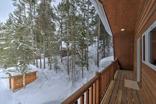 Spacious Alpine Cabin With Fireplace And Deck!