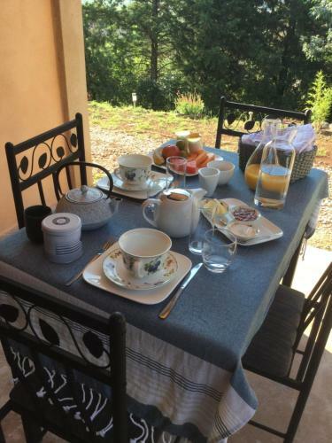 Hostal Le Chemin De Lauzi�res