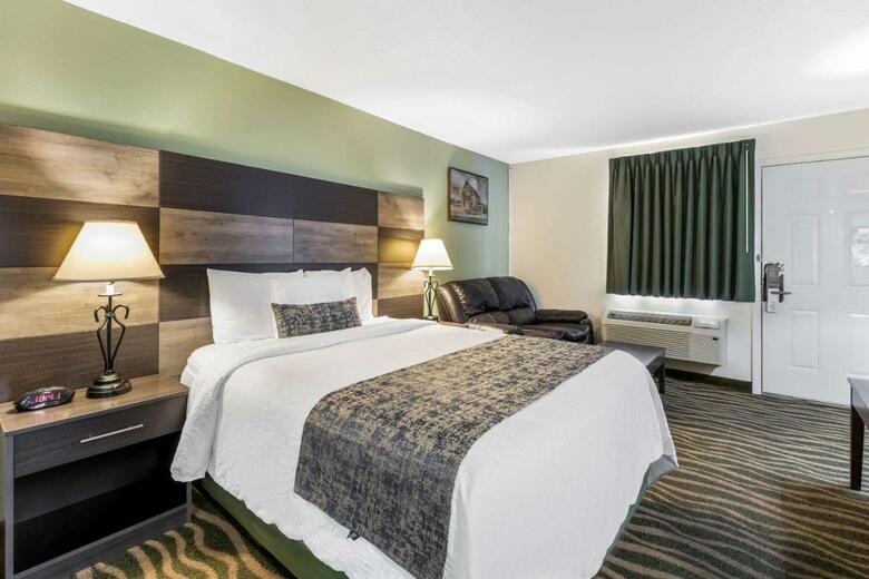 Hotel Knights Inn Cadiz