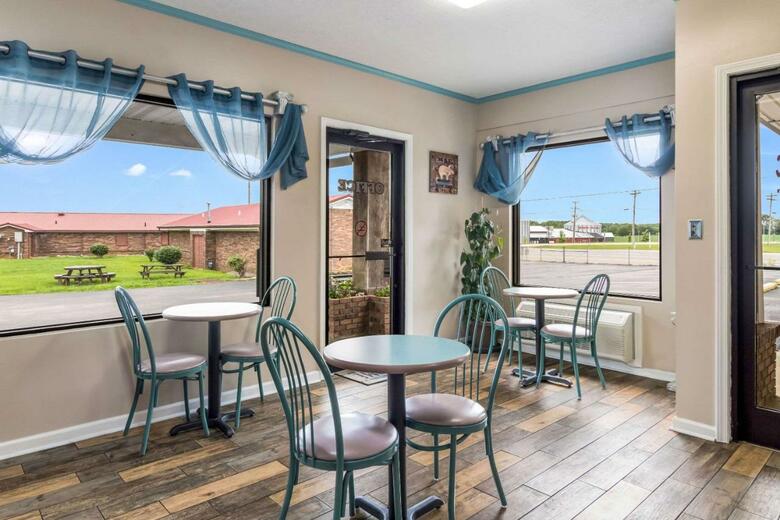 Hotel Knights Inn Cadiz