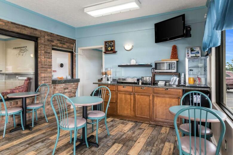 Hotel Knights Inn Cadiz