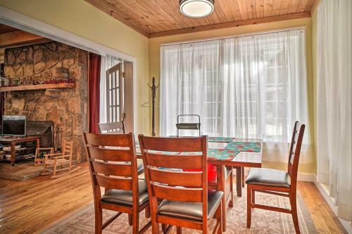 Spacious Newport Cabin In Tranquil Setting!