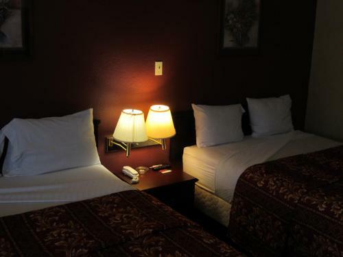 Motel First Western Inn - Fairmont City