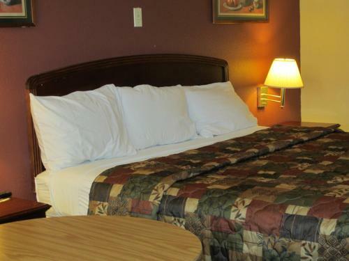 Motel First Western Inn - Fairmont City