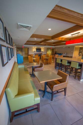 Hotel Country Inn And Suites Portage
