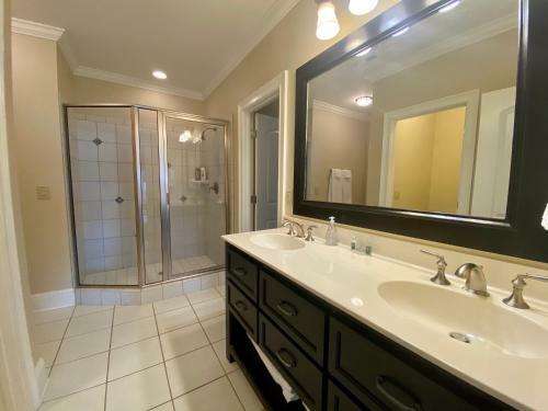 Hostal New Property Luxurious 6 Br Lakefront Home In Cuscowilla