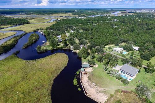 Family-friendly Bay St Louis Home With Pool And Dock!