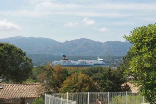 Apartamento T3 Rez De Jardin � Porto Vecchio