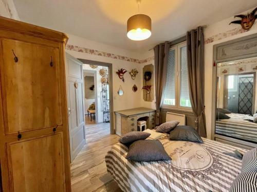 Charming Atypical 3 Bedroom Apartment