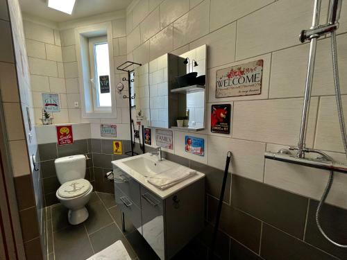 Charming Atypical 3 Bedroom Apartment