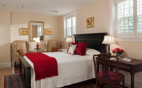 Bed & Breakfast Embassy Circle Guest House