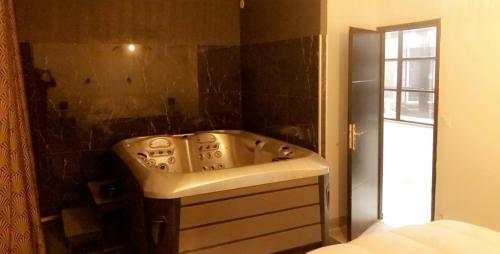 Apartamento Centre The Imp�rial Suite With Jacuzzi