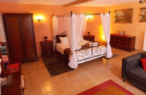 Hostal Chez Jousseaume Chambre D'h�tes Et Gites